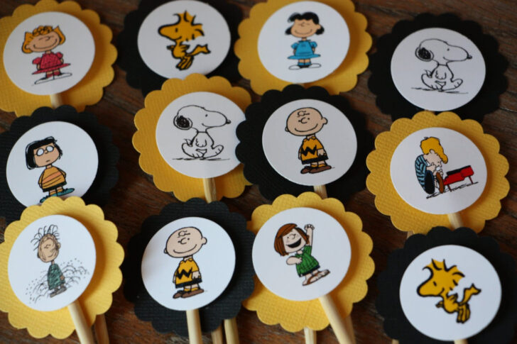 Free Printable Peanuts Christmas Cupcake Toppers