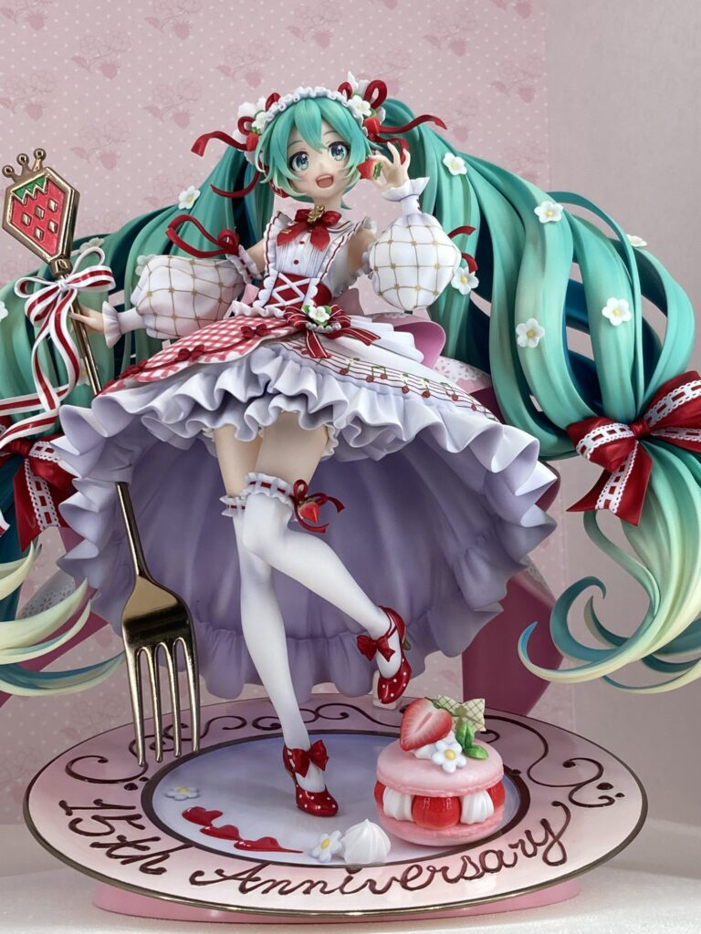 Strawberry Miku Papercraft with Anime Papercraft Templates Free