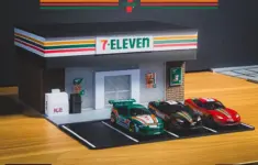 1384709 7 Eleven Model Set 164 Scale Diorama