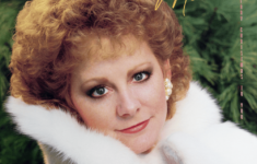 Reba Mcentire The Christmas Guest Lyrics