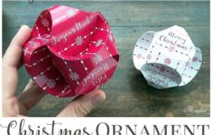 Triskele Paper Globes Christmas Pattern Edition